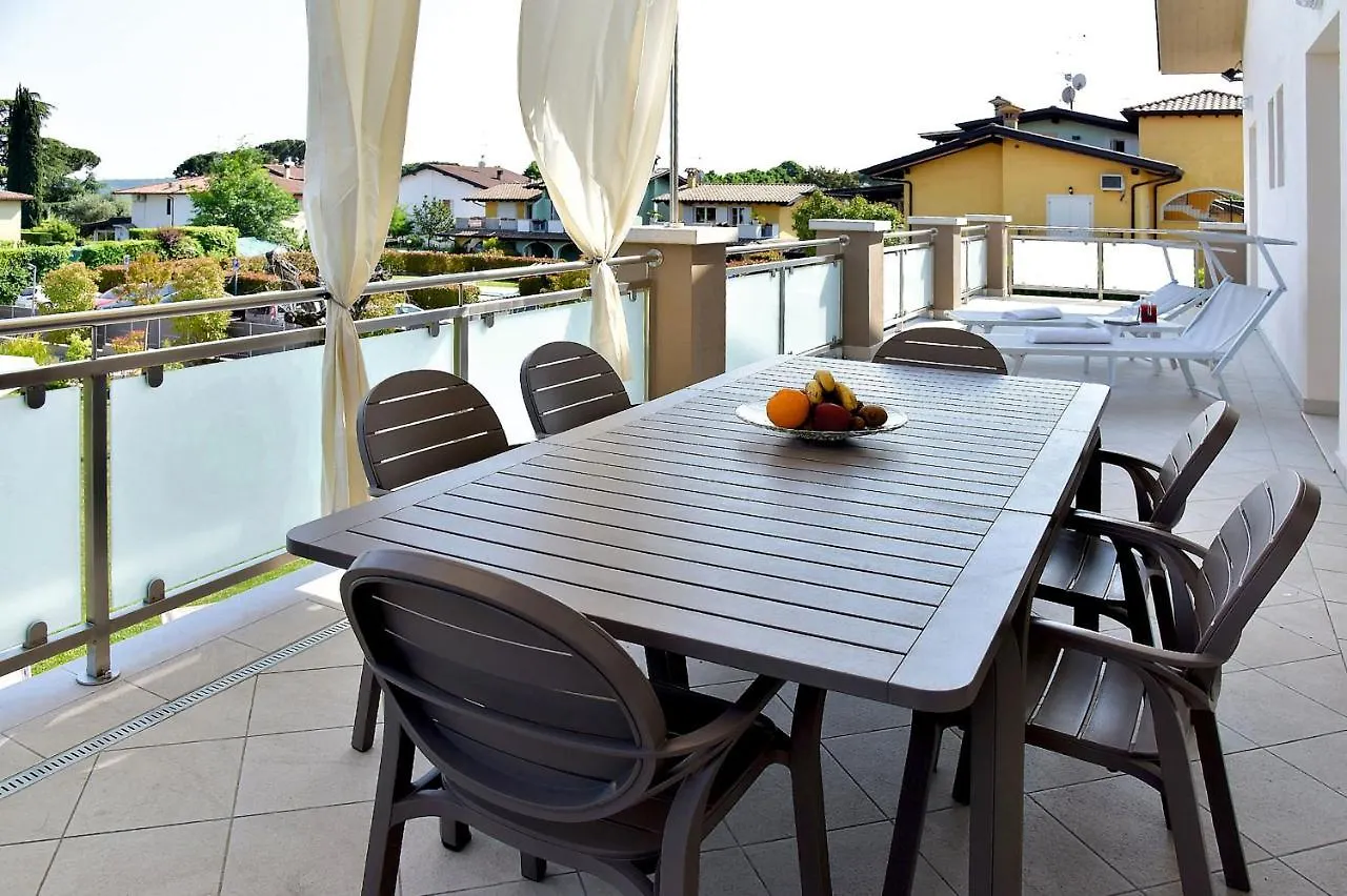 Garda Bloom Holiday Apartments Padenghe sul Garda 0*,  Italy