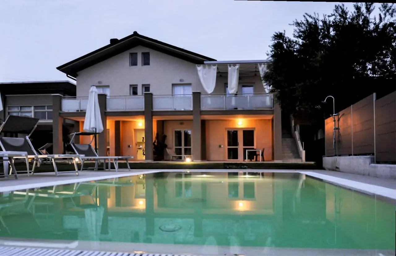 Garda Bloom Holiday Apartments Padenghe sul Garda Italy