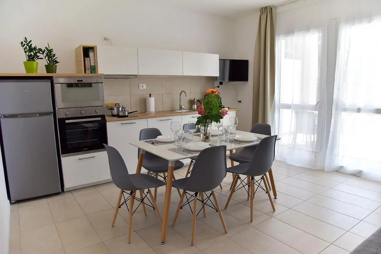 Garda Bloom Holiday Apartments Padenghe sul Garda 0*,  Italië